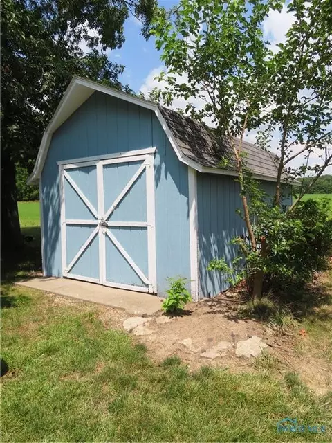 213 Brown Dr, Bryan, OH 43506 photo 6