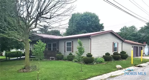 209 Taylor Dr, West Unity, OH 43570 photo 2