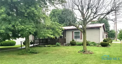 209 Taylor Dr, West Unity, OH 43570 photo 3
