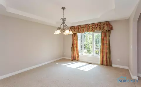 8900 White Eagle, Sylvania, OH 43560 photo 12