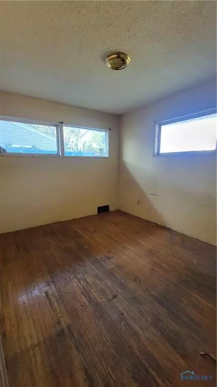 642 Ranch Dr, Toledo, OH 43607 photo 8