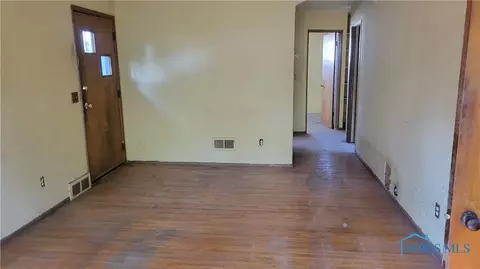 642 Ranch Dr, Toledo, OH 43607 photo 3