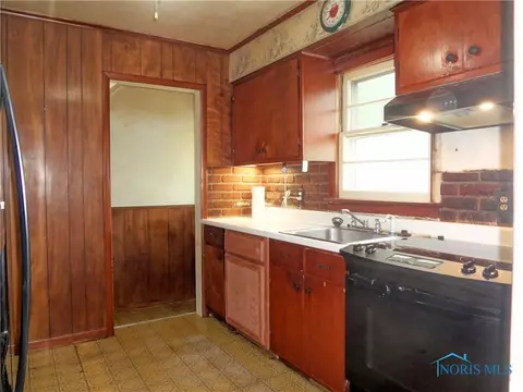 827 Turner Ave, Toledo, OH 43607 photo 2