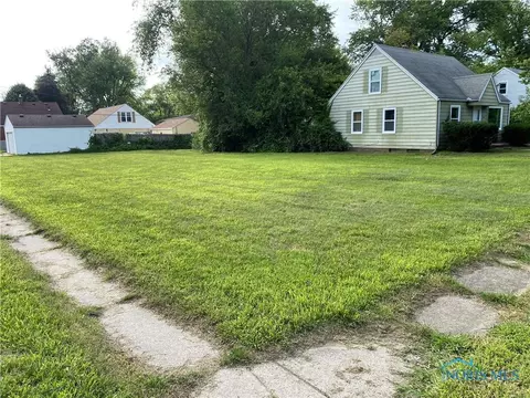 609 Cuthbert Rd, Toledo, OH 43607 photo 3