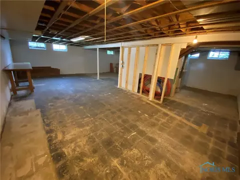 609 Cuthbert Rd, Toledo, OH 43607 photo 16