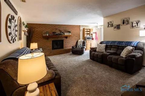 721 W Lima Ave, Ada, OH 45810 photo 8
