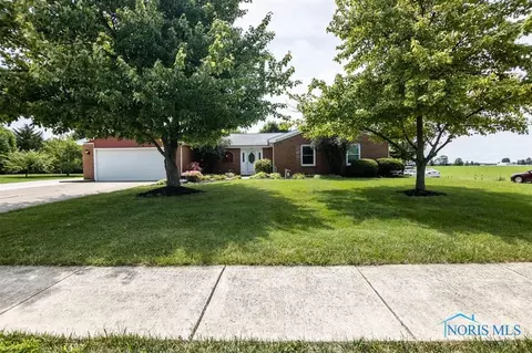 721 W Lima Ave, Ada, OH 45810 photo 2