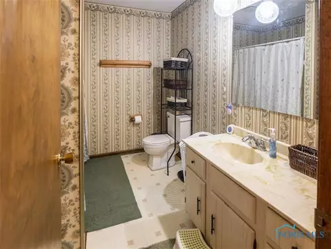 721 W Lima Ave, Ada, OH 45810 photo 18