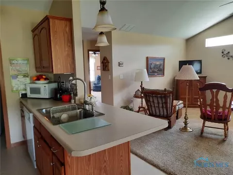 1506 Winter Forest Cir, Bryan, OH 43506 photo 3