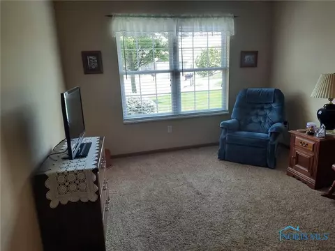 1506 Winter Forest Cir, Bryan, OH 43506 photo 9
