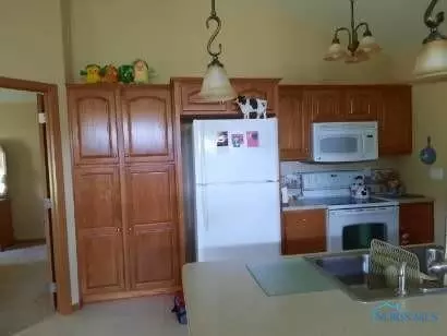 1506 Winter Forest Cir, Bryan, OH 43506 photo 6