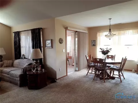 1506 Winter Forest Cir, Bryan, OH 43506 photo 4