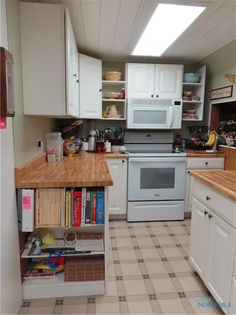 724 E Wilson St, Bryan, OH 43506 photo 10
