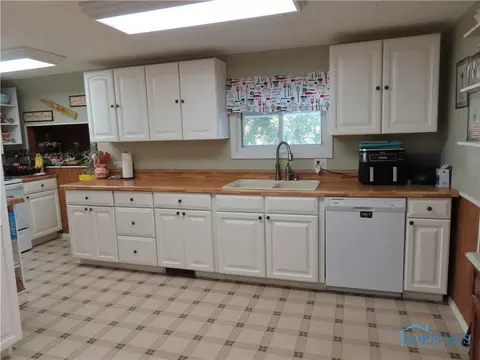 724 E Wilson St, Bryan, OH 43506 photo 8