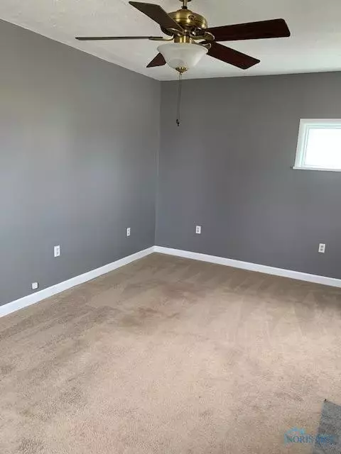656 E Second St, Ottawa, OH 45875 photo 2