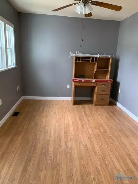 656 E Second St, Ottawa, OH 45875 photo 3