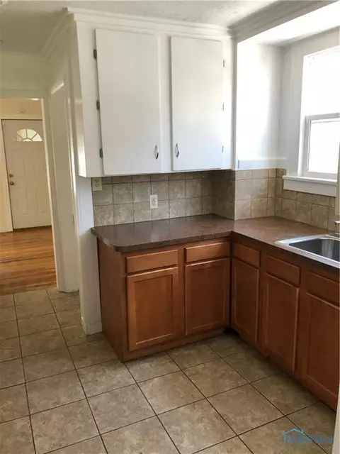 1716 Perth St, Toledo, OH 43607 photo 4
