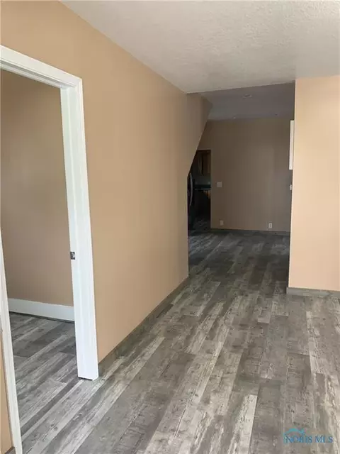 209 S Cherry St, Bryan, OH 43506 photo 4