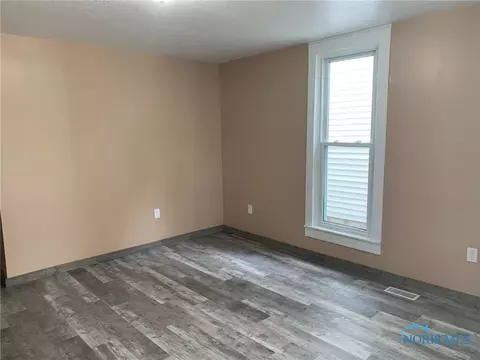 209 S Cherry St, Bryan, OH 43506 photo 3