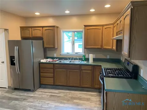 209 S Cherry St, Bryan, OH 43506 photo 8