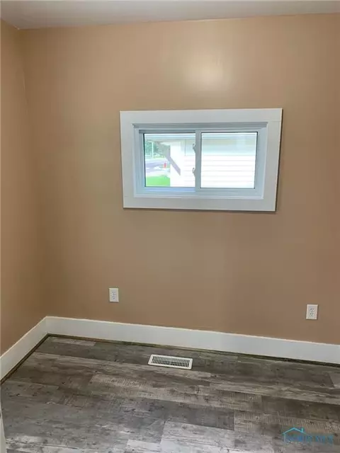 209 S Cherry St, Bryan, OH 43506 photo 5