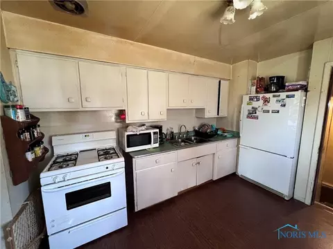 1002 S Conwell Ave, Willard, OH 44890 photo 5