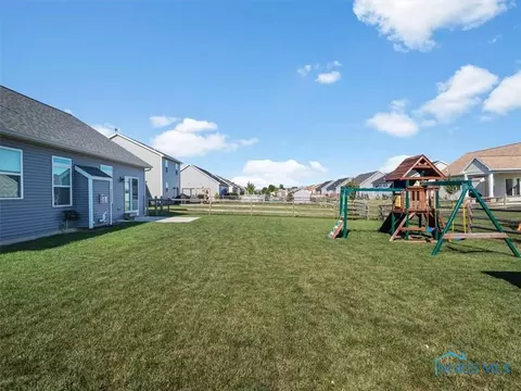 6572 Wesley Dr, Walbridge, OH 43465 photo 32