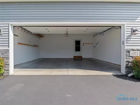 6572 Wesley Dr, Walbridge, OH 43465 photo 28