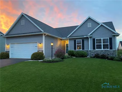 6572 Wesley Dr, Walbridge, OH 43465 photo 2