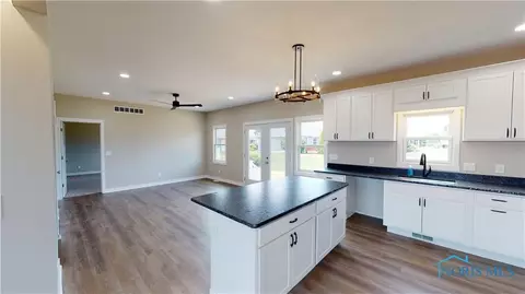 126 Andrea Dr, Clyde, OH 43410 photo 8
