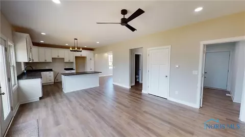 126 Andrea Dr, Clyde, OH 43410 photo 9