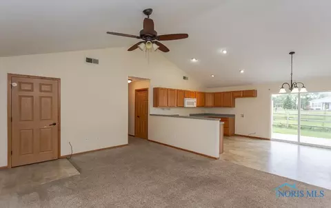 2053 Redbud Ln, Delta, OH 43515 photo 7