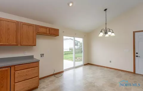 2053 Redbud Ln, Delta, OH 43515 photo 12