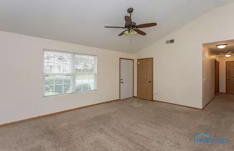 2053 Redbud Ln, Delta, OH 43515 photo 6