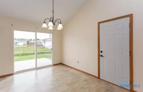 2053 Redbud Ln, Delta, OH 43515 photo 8