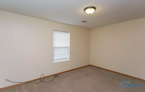 2053 Redbud Ln, Delta, OH 43515 photo 15