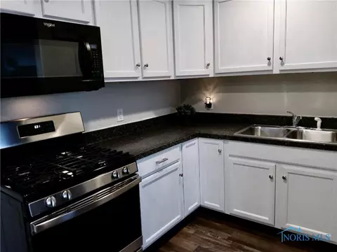 123 E Perry St, Bryan, OH 43506 photo 9
