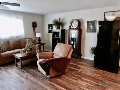 123 E Perry St, Bryan, OH 43506 photo 12