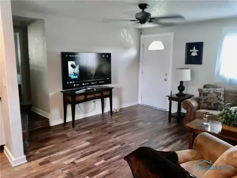 123 E Perry St, Bryan, OH 43506 photo 11