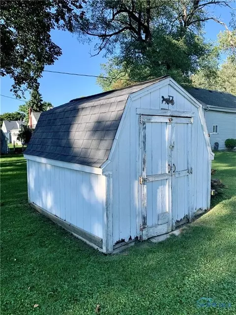 123 E Perry St, Bryan, OH 43506 photo 5