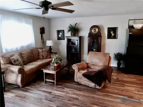123 E Perry St, Bryan, OH 43506 photo 7