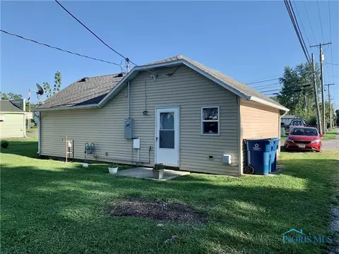 123 E Perry St, Bryan, OH 43506 photo 6