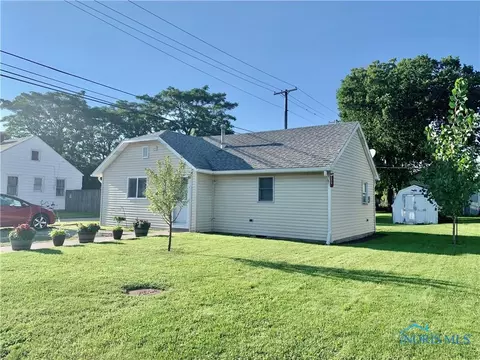 123 E Perry St, Bryan, OH 43506 photo 4