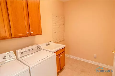 7322 Sloop Ct, Maumee, OH 43537 photo 9