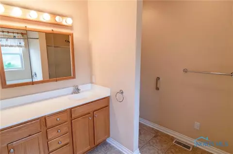 7322 Sloop Ct, Maumee, OH 43537 photo 22