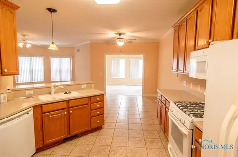 7322 Sloop Ct, Maumee, OH 43537 photo 10