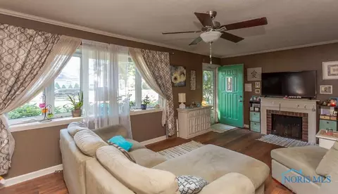 4426 Thackeray Rd, Maumee, OH 43537 photo 5