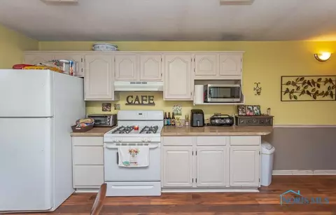 4426 Thackeray Rd, Maumee, OH 43537 photo 11