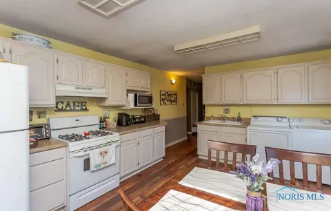 4426 Thackeray Rd, Maumee, OH 43537 photo 12