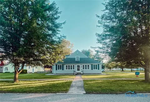239 W Maple St, Deshler, OH 43516 photo 3